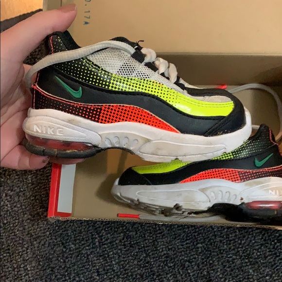 Nike - Picture 3 of 3